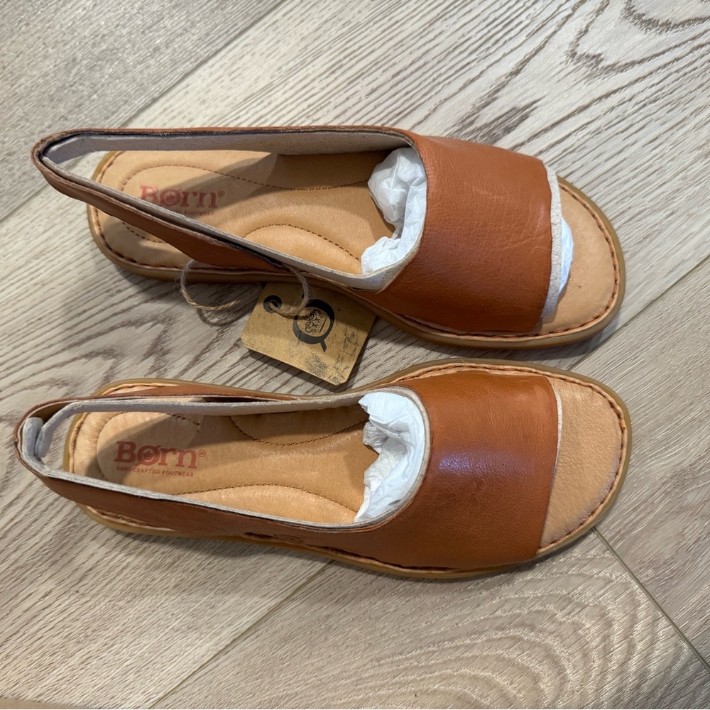 NWT Born Women's Inlet Sling Back Sandal brown leather size 6